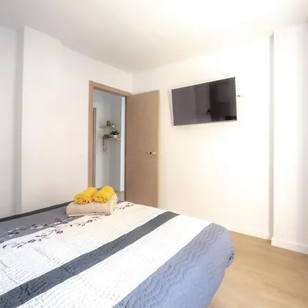 Lujo 8 Pax Proyector, Maquina Arcade Y Parking